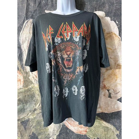 NEW Daydreamer Womens T Shirt Def Leppard Vertigo High N Dry Merch Tee Size XS - Picture 2 of 5